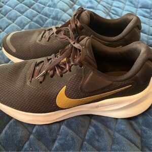 Nike Black and Gold Running Shoes